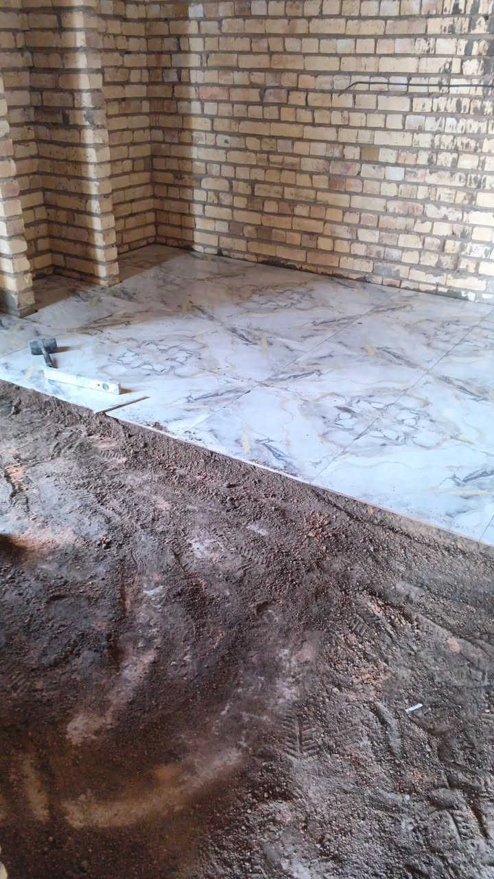 سلام عليكم خلفه سيراميك شغل درجه أوله شغل تسليم مهندس اي غلط بل شغل يطلع أخصر مواد كامله لبو لبيت شغل هندسي كادر متكامل وشغل فول نضافه هاذا رقمي ***********
