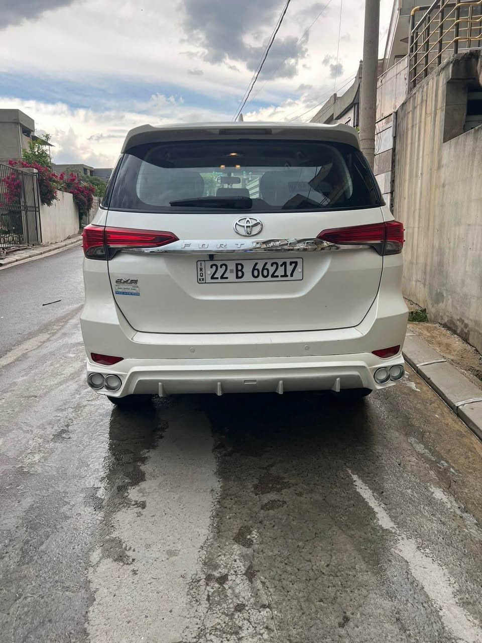 Toyota fortuner.
مۆدێڵی 2020 __ 4 بستۆن دەبڵ ئەکسڵ پێش لێکزز زۆر خاوێنە بێ بۆیاخ لە شەریکەیەوە یەک دەستە سیارەکە نوقتەی بە هەموو هەیکەلی وەنیە  نە سارد  نە کارتیی نیە گێرو مەکینە بە شەرت بەناوی خۆمە تەنها ٤٣  هەزار کم ڕۆیە.
سعری ٢٨٥ وەرەقە و مەجال 
*********** أربيل, العراق
