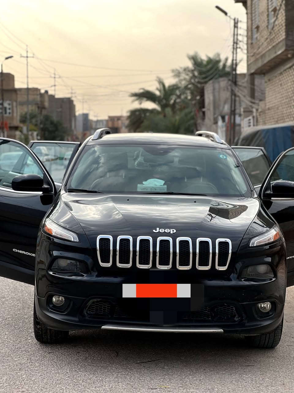 جيب بزون م.١٨ محرك ٢٤٠٠ داخله على ايدي صارلهه ٥ سنواتبدون حادث حادثه دعاميات وراجعات نفسهن بيهه شخوط اثر استخدام بالعراق بدون صبغ او ايرباك 
رقم دولي جديد 
سعر ١٢٥ 
رقم الهاتف ***********
