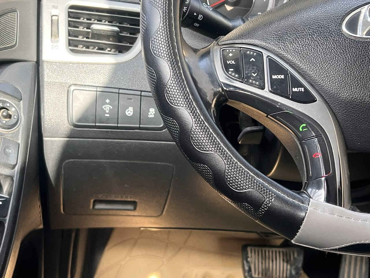 النترا موديل 2014كفاله بارد فقط قليل جدا فول الفول مواصفات بابل الهاشميه 
فتحه 
بصمه 
جلد 
كشن كهرباء تدفئة 
داخل اسود 
ستيرن حراري تدفئة 
مانع انزلاق 
محرك 1800
حساس 
موجود واتساب ***********
