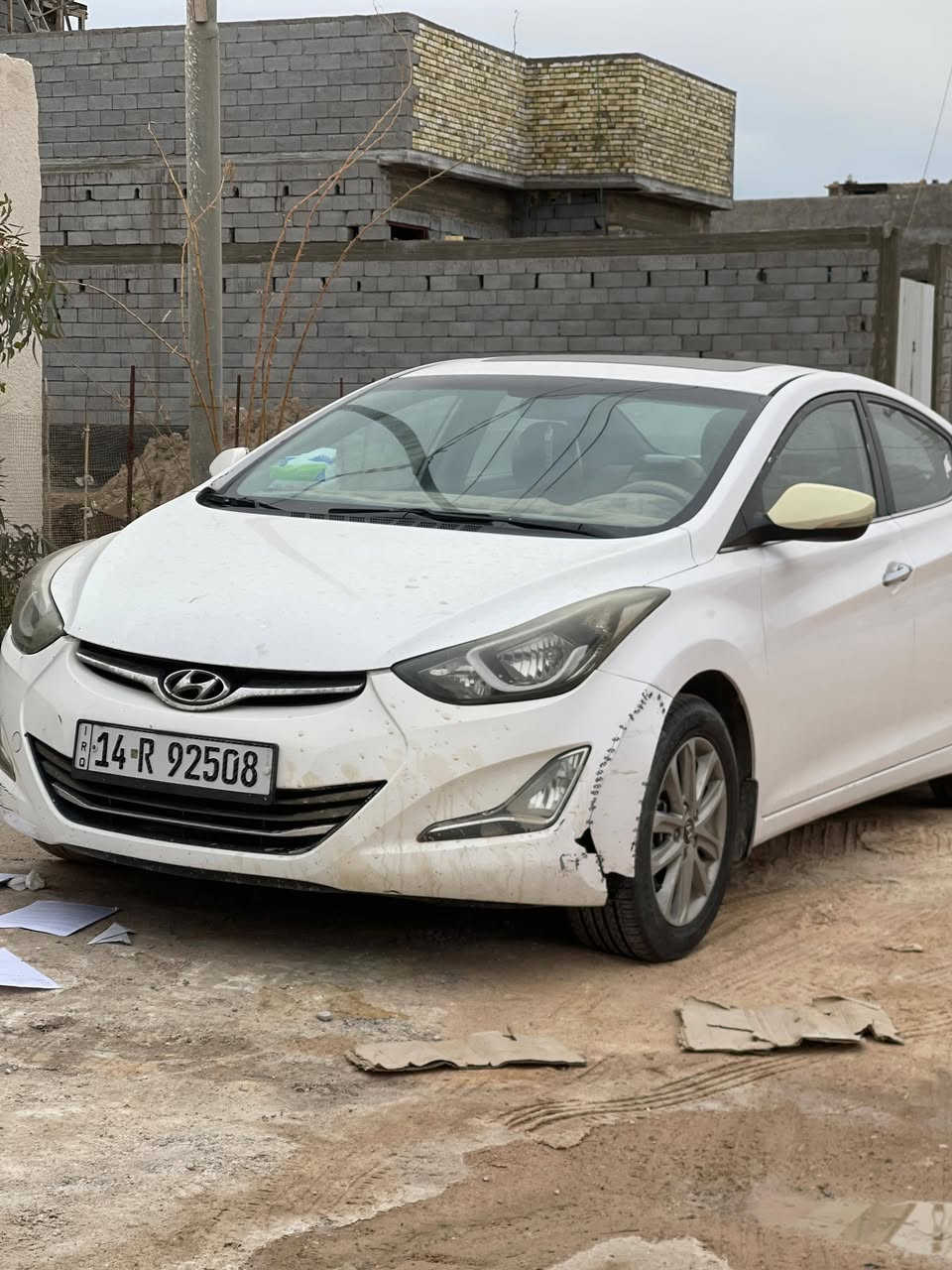 النترا 2015 لون أبيض رقم بصرة دولي وارد خليجي مكينة 1800 باسمي . بيع مستعجل 
كير ومكينة وتخم تاير وتبريد وفتحة بالسكف ودواخل جديدة.السيارة اشتريتها مصبوغة حزام ابيع شوف العين 
السعر 110 وبيها مجال قليل واذا مراوس بسيارة بطه مع الفرق لان محتاج عندي بناء.
رقمي *********** . 
السيارة أحلى من الصور بس ما غاسلها.
