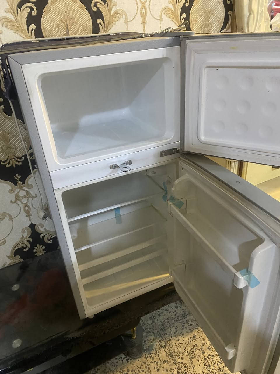 السلام عليكم
ثلاجة غرفة  صغيره 
شركة نيوال   نظافة100‎%‎
جديدة استخدام كلش قليل
السعر 125الف
مكاني بغداد


**إذا كنت صاحب هذا الإعلان وتريد حذفه لأي سبب، رجاءا أرسل رسالة إلى الدعم الفني**