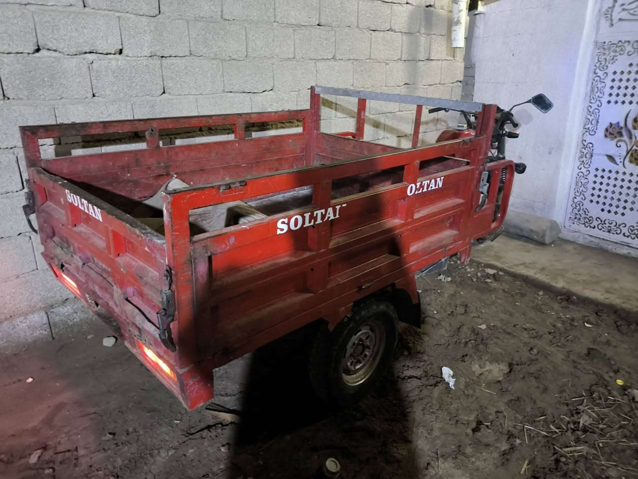 19للبيع سعر 950اوراق كامله واسط غضاء الحي ***********
