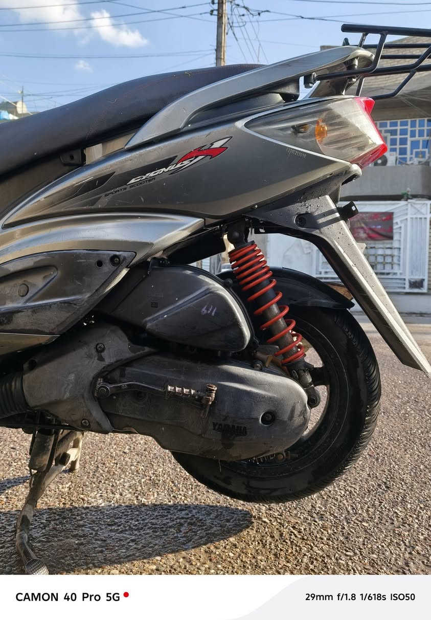 سلام عليكم شباب دراجة للبيع صالهة 5اشهر من نزلت من الرمبة جيب فيتر و تجي تفحص مكينة مكفولة دراجة كابريتر 
ملاحضة دراجة دشبول مي شتغل فقط مكاني بغداد بلديات  السعر 850 وبيهة مجال رقم ‏‪***********‬‏
