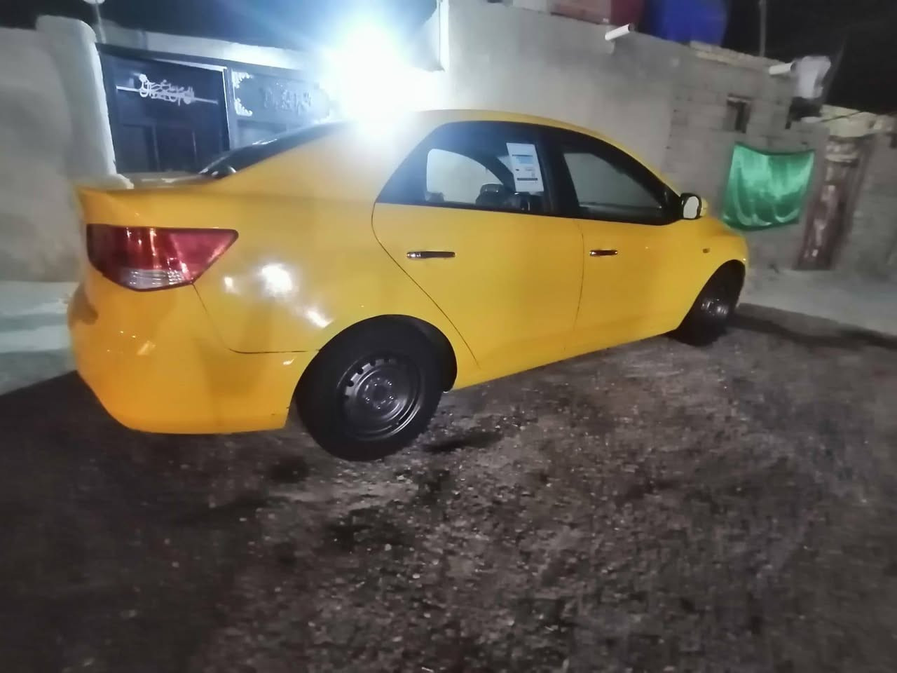 سلام عليكم كيا سيراتو مديل 2010 سياره جاهزه مكينه كير حدايا تخم تاير صبغه جديده بسمي رقم انكليزي بصرة مصفره هئيه وغرامات سعر 90 وبيه مجال ناصريه ***********
