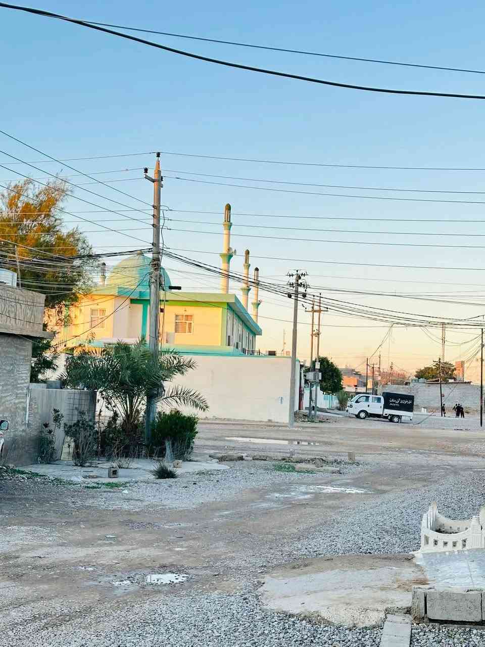 سلام علیکم ـ    نرخــــــــــــــــی خوار بازار

#خانوو  ناياب و فول مواصفات بۆ فرۆشتن 💒⛪
ناونیشان 📍 كه لار-قه زاي ڕزگاری سموود 🌆🏤

🔷گەڕەکی شاكه ل(نزيك مزگه وتي خير خوازان) نزيك جاده كه

🔷نزيك مزگةوت و قوتابخانة
🔷ڕووبەری6 بە 20=120 مەترە 📏📐
🔷تاپؤى يةك ناوة✅ 
🔷كامل كاشيية
🔷كامل دكتي مه ركه زييه بوه هه موو ژوركان
🔷دةرگاى پلاستيكه🚪
🔷رووى لة خؤرى ئيوارةية🌅☀️
🔷ديوارى كامل كاشيية
🔷شوێنێکی زۆر خۆش و دڵگیری هەیە🌄🎆

🔴ژوورەکانی ئەم خانووە پێکهاتووە لە ⬇️
🔶میوان 🚪
🔶مطبخ 🥄🫖
🔶مساعد مطبخ 🍴🔪
🔶هۆڵێک 🖼️
🔶يه ك ژوورى نوستن 🛏️🛋️
🔶ڕۆشنایی 
🔶مشتەمەلات 🚿🛁

بؤه زانيني نرخي ئه م خانوانه خاليك له كوميند دانه

بؤ زانيارى زياتر پةيوندى بكةن بة يةكيك لةم ژمارانةى خوارةوة👇
📞☎️
***********
 

ناونیشانی نوسینگە خؤرنةوةزان ◀️ بەرمبەر مزگەوتی  ئاسودة  

ئێوەی بەڕێزیش هەر موڵکێکتان هەبوو بۆ فرۆشتن یان ویستان بیکڕن دەتوانن ڕەسم و زانیارییەکانتان بنێرن بۆ ژمارە ڤایبەری 📳✅***********
