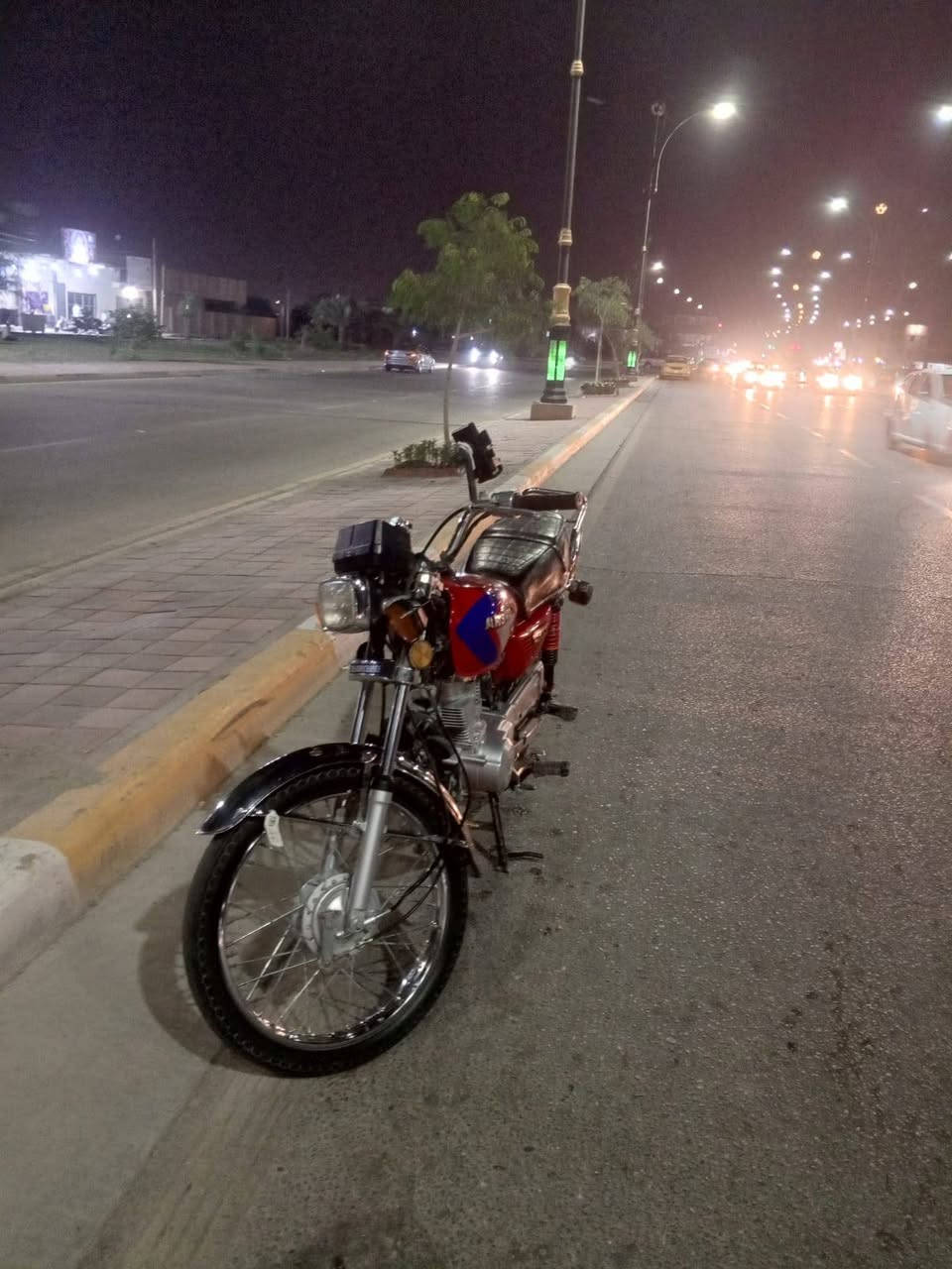 السلام عليكم دراجه اربعه كير ارشا ايراني اوراق اصولي موديل 23 دراجه نضيفه مامفتوح بيهه برغي مكينه كير كلش نضيفات للبيع السعر 750 وبيه مجال مكاني كربلاء حي النصر شارع الملعب ***********
