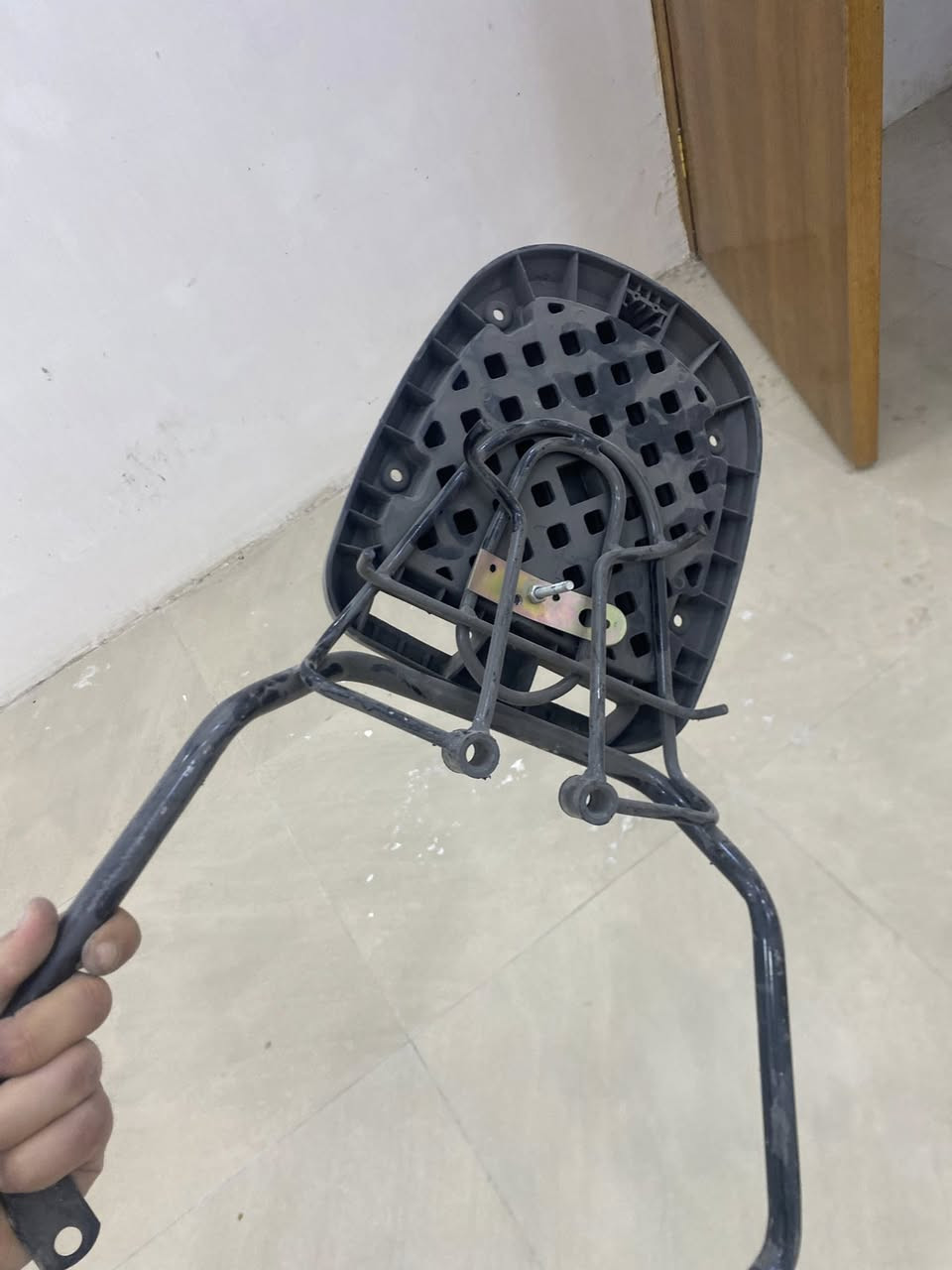 سيبايه بريز و شوته مال بريز بلاديه كامله سعر الشوته ٣٠ والسيبايات وحده على ٢٠ مكاني شارع الربيع او حريه 
***********
