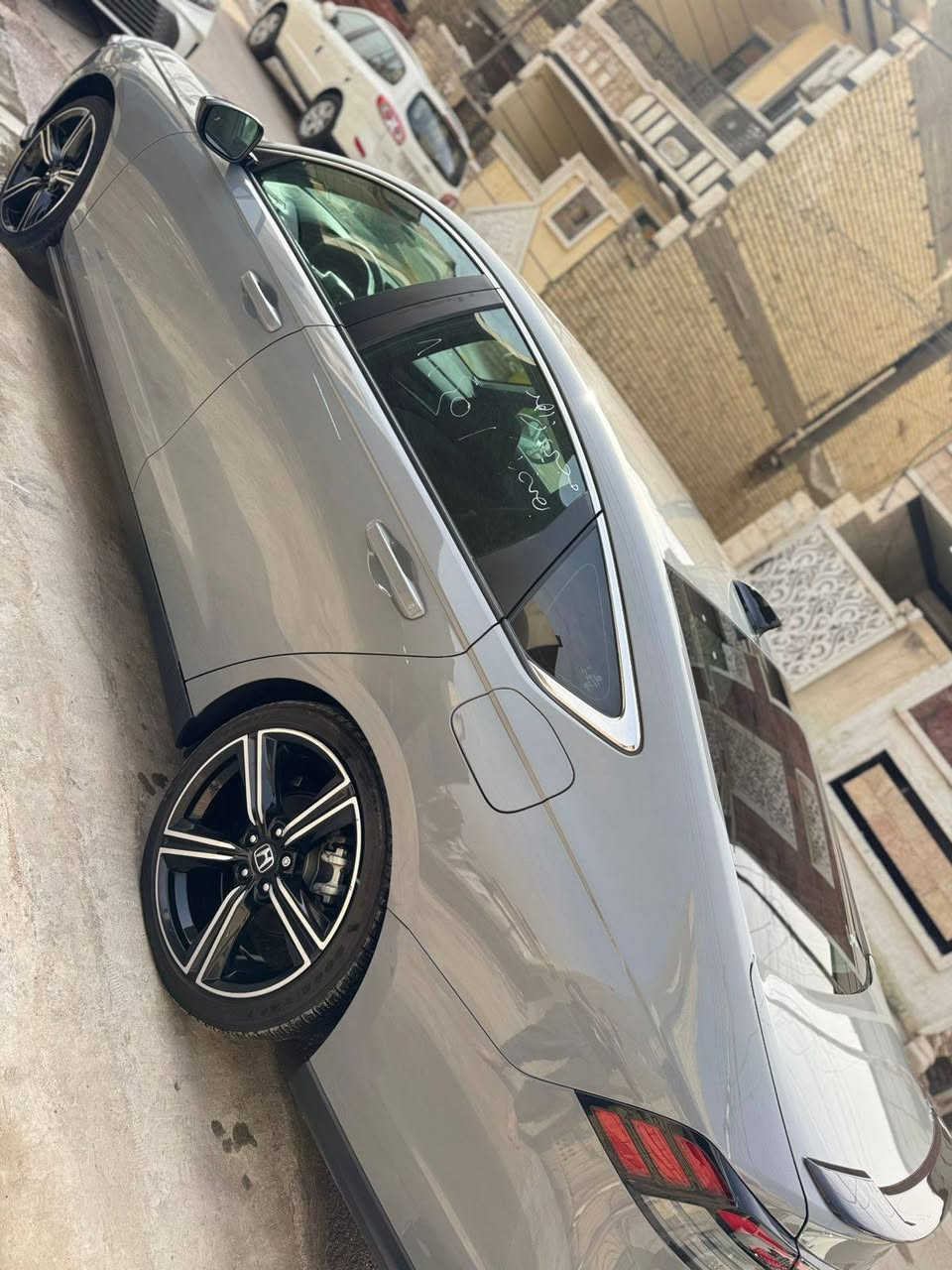 السلام عليكم
هوندا اكورد للبيع 
موديل 2024 
اللون سمنتي 
حادث السيارة كما موضح بالصور باب فقط ومعدل ومصبوغ ايرباك فقط البردة  بدون شواصي سيارة جديدة جدا 
مرقم بغداد باسمي 
ماشية 13.252 ميل 
مواصفات السيارة sport 
شاشة 
بصمة 
فتحة 
حساسات 
وضعيات قيادة 
الانارة داخلية وخارجية led 
ويل 19 
فول تحكم ستيرن 
وباقي موصفات السبورت 
السعر 224 
الاتصال ***********
***********
