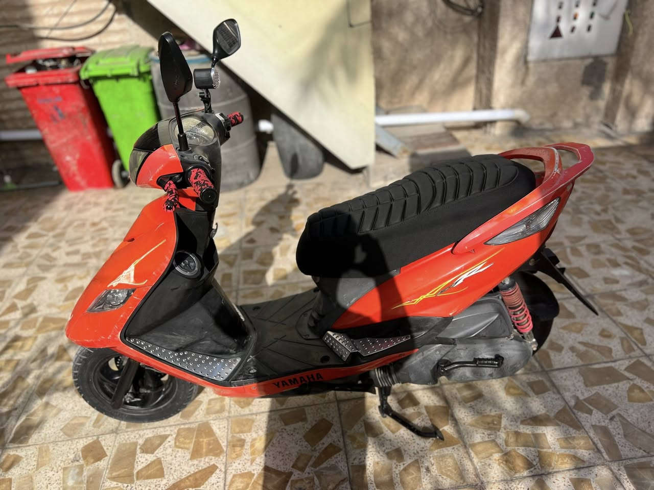 سلام عليكم دراجه ماكس ثعلب للبيع دراجه  رمبه جديده صارله شهر ونص من نزلته مكفوله مكينه وكفرات شرط برغي وحد ما مفتح بيه  واي نقص ما بيها نكره سلف  وراق ومنفيس كامله مكمله  لمكان بغداد  لحبيبيه قرب وليد ابو لكص للستفسار رقم***********
