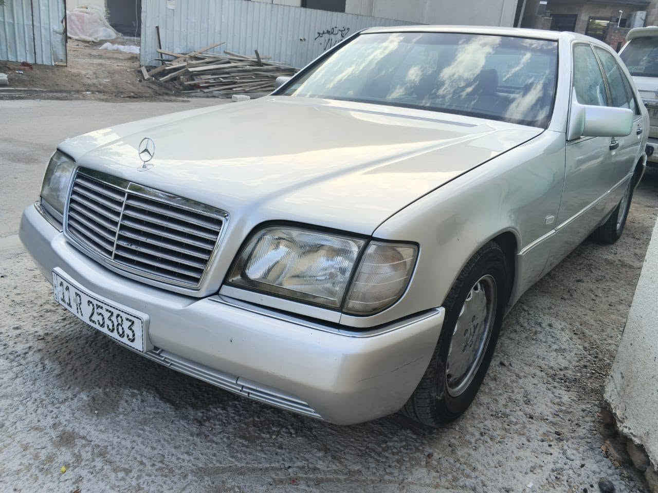 السلام عليكم مارسدس شبح موديل ١٩٩٢ باب قصيره كير مكينه حدديده جدد تبريد شغل غرفه جديده السعر ١٠٠ورقه دولار نضفت السياره كلي ١٠٠/١٠٠ مكان السياره شارع فلسطين الرقم ***********
