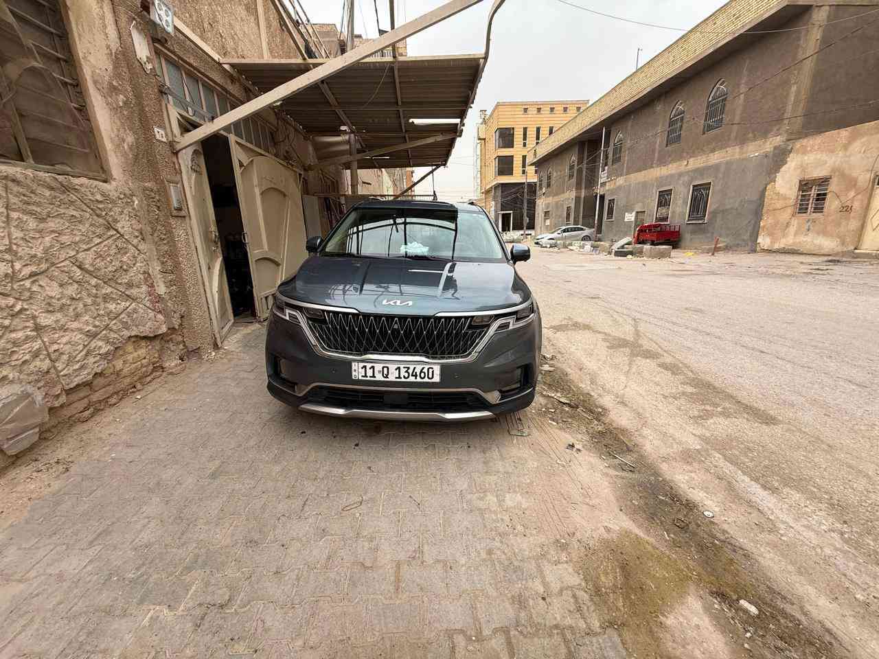 السلام عليكم
 كيا كرنفال 2022 امريكي فول مواصفات 1/1 برستيج Vip اعلى فئة محرك 6 سلندر 7 راكب منفصل سياحي كشنات جلد حار بارد جميع كراسي كهرباء ابواب شفط كهرباء بردات جانبية دبل سلايت 2 بنوراما خمس كامرات محيطية حساس امامي خلفي رادارات كامرا داخلية ( وارد امريكي ضرر بسيط جداً بنيد مبدل اصلي  وايرباك ستيرن فقط ) رقم بعداد  ماشيه ٩٢ الف كيلو 
للاتصال وات ساب ***********
مكان السيارة نجف الاشرف
السعر 270 ورقه بيها مجال للطيبين
