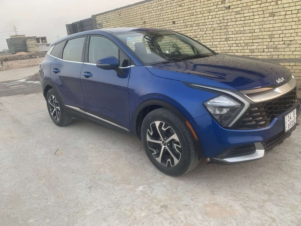 كيا سبورتج 2023 برستيج الطويله وارد امريكي 
رقم بصره باسمي تحويل  لون مميز 
صبغ بابين عكس السايق وبارد بالمدكر الامامي بدون دواخل  صور الحادث موجوده 
محرك 2500
ماشيةً 43 الف ميل 
بصمة
رادار 
شاشة متصلة 
كشن كهربائي
كشنات جلد 
تدفاة بالكشنات 
توقف ذاتي 
قيادة ذاتية 
تشغيل عن بعد 
حساسات خلفية 
السياره كلش حلوه
السعر 190 ورقه 
الاتصال ***********
البصره حي بغداد
