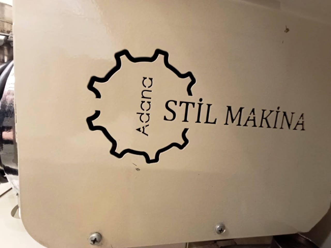 سلام عليكم
طاحونة قهوة شغالة ونظيفة .. 
وزن ثقيل .. 
السعر 7 ورقات ونص 
 750 $ وبي مجال بسيط ..
بغداد ..
الحالة مثل ما معروض بالصور .


**إذا كنت صاحب هذا الإعلان وتريد حذفه لأي سبب، رجاءا أرسل رسالة إلى الدعم الفني**