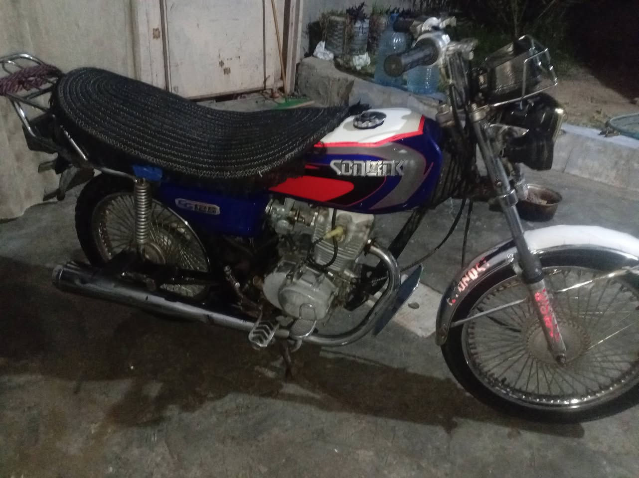 سلام عليكم دراجه نامي برو اربعه كير للبيع موديل 22محرك نضيف كهربائيات شغاله اوراق بي تايرات جدد كامل شغال السعر ٤٠٠وبي مجال ***********
