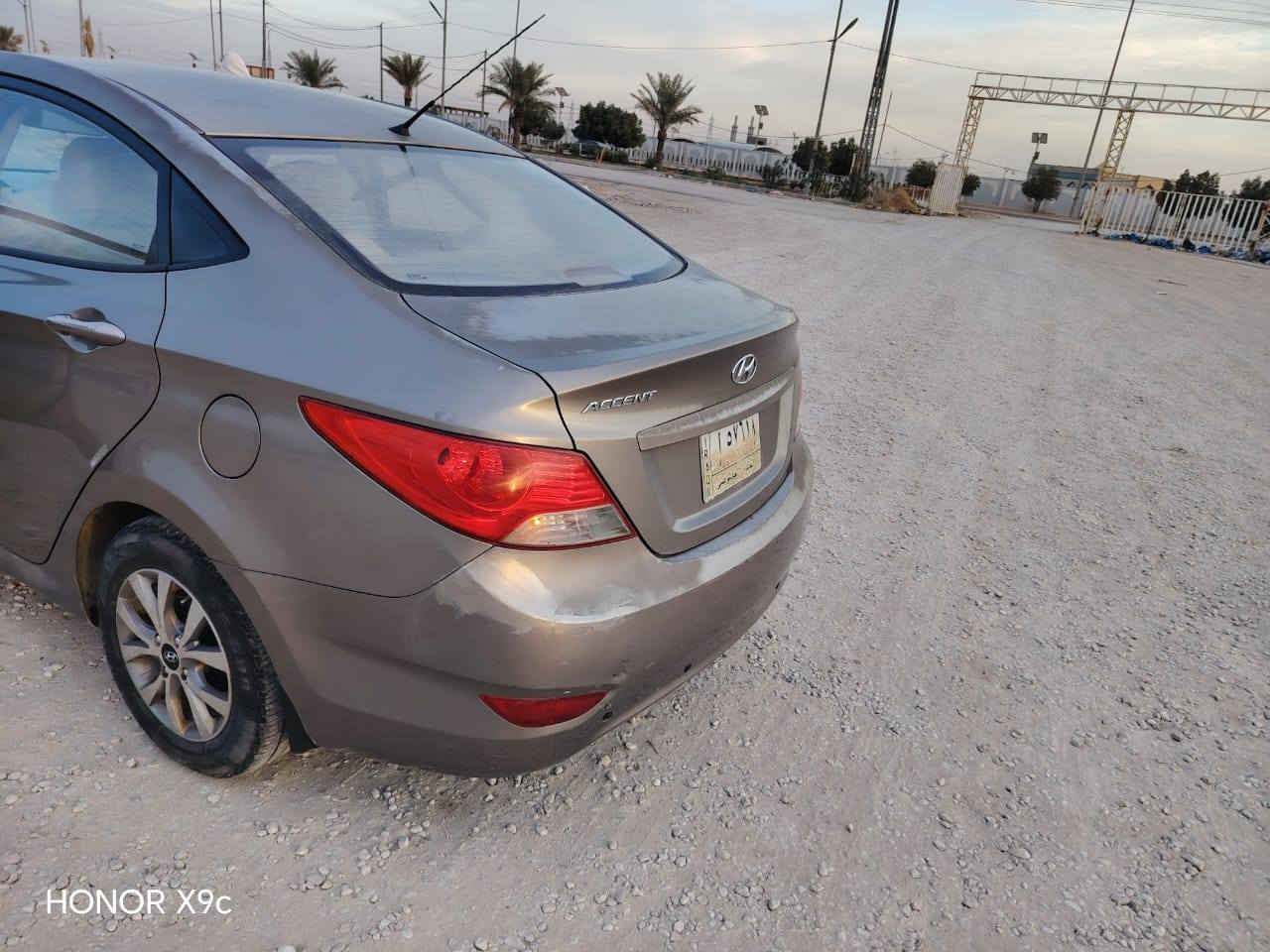 السلام عليكم اكسنت موديل 2015 ورد خليجي 
سياره بيه قطعتين صبغ بلا دواخل 
محرك 1400 بي نسمه بخار وتگطع فقط 
كير 6 نمر مكفول 
حداديه كولش جديده 
تخم تأير باتري جديد سياره حلوه ترايك وين متريد 
العنوان نجف السعر 73 بيه شويه مجال 
رقم هاتف ***********
