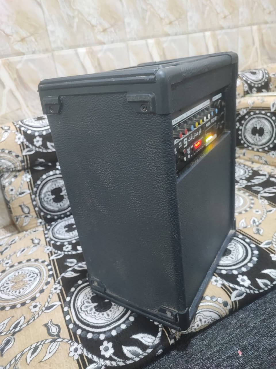جهاز قرايه حجم كبير قياس السماعه 12انش نظافه عاليه يشتغل ع الكهرباء والبطاريه بي بلوتوث السعر 150 الف موجود توصيل لجميع المحافظات ***********
