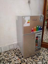 ثلاجه ٦قدم • نضيفه • استعمال اقل شهر