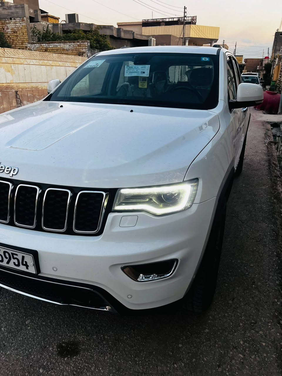 عندي.  جيب مكفوله   فول فول 
من البارد ماشيه ٩٩ لا شخط ولا رصعه اريد مراوس جكساره.   ونطي فرق       مكاني بغداد رقمي *********** باسمي من زمان سياره
