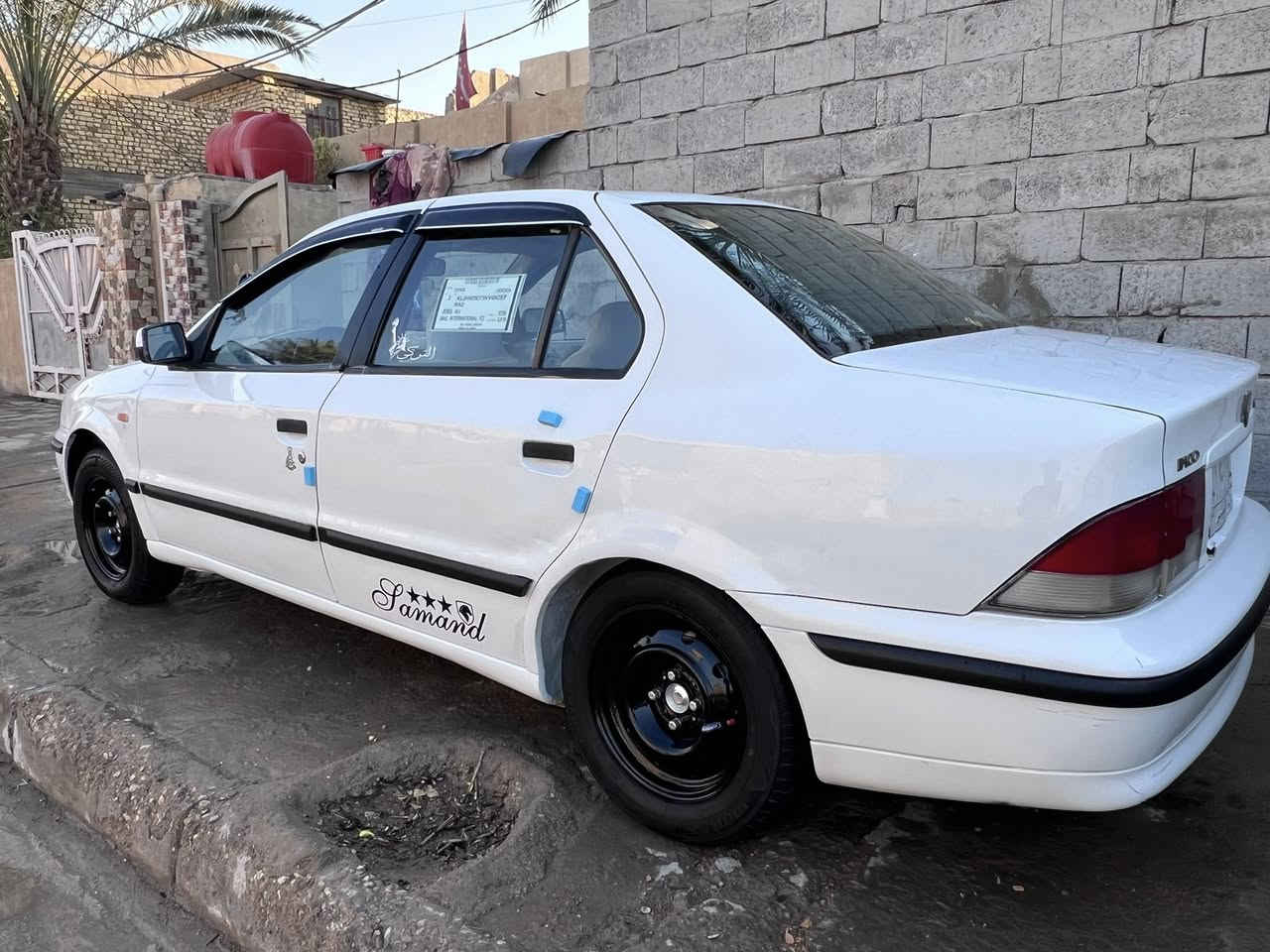 سلام عليكم سمند 2011للبيع رقم واسط
سياره بيهه صبغ مكينتهه ادخن. حداديه تخم تاير باتري
جديد داوخلهه السعر 33 اوبيها مجال مكان السياره 
واسط ***********
