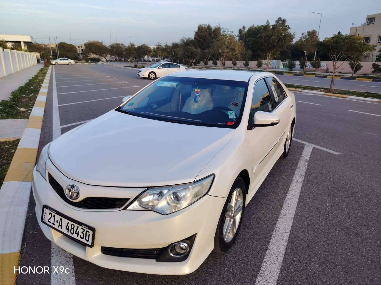 سلام عليكم للبيع تيوتا كامري كفاله عامه 2013 خليجي سعر 140 مواصفات SE فول عدا الفتحه بسمي رقم سليمانيه نفس اليوم احولها بسمك سنويه ورقم جديد مصفره غرامات بدون صبغ تخم تاير جديد صدر كله جديد دينار مذب علي نضيف مامخلي بي نقص سياره كلين بدون ضرر ماشيه 220 عنوان كلار استفساراكثر تصل ***********
