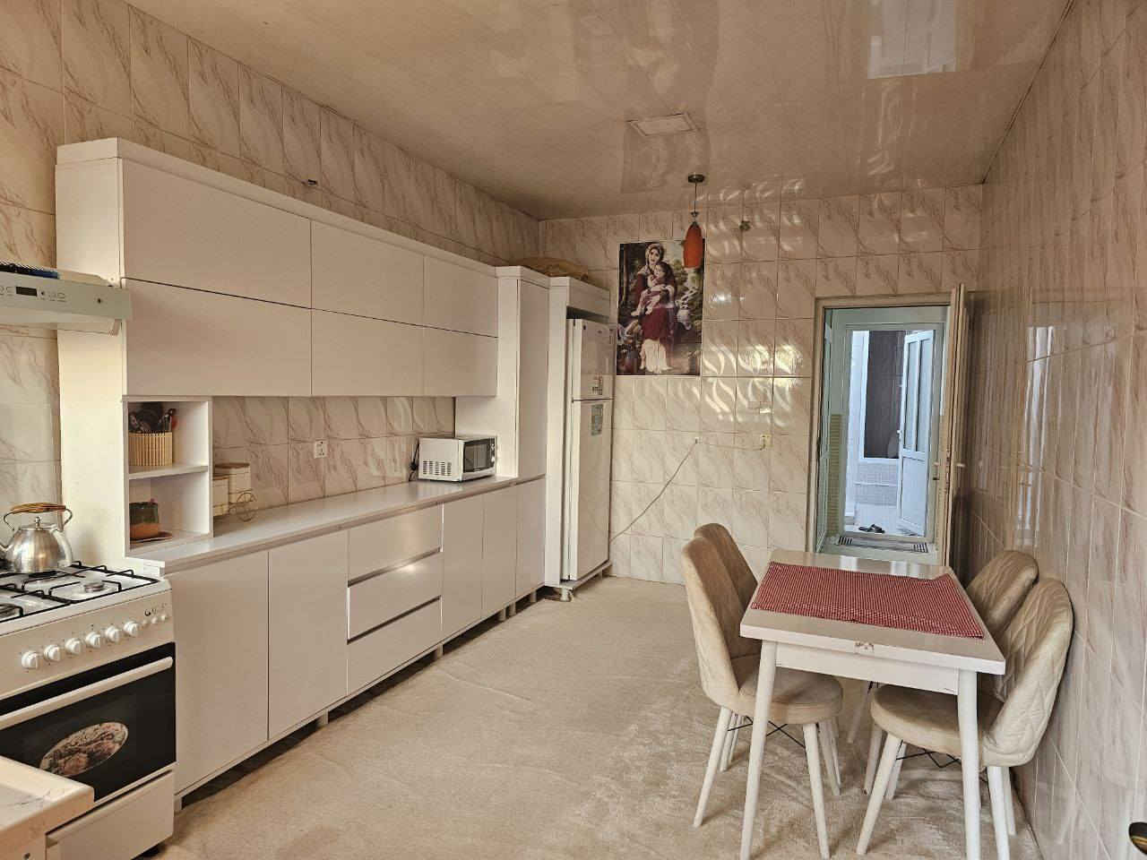 خانووی دوو نهۆم بۆ فرۆشتن 🏢 
🟢 دوو نهۆمە ولۆ دوو ماڵی جیا ئەبێت 
🟢 نزیک شەقامی 60 مەتریە 🚙 و نزیک قوتابخانەیە 
🟢 ڕووی قیبلە 🕋 
🟢 ڕووبەری 150 مەترە 📏 
پێکهاتەی هەر نهۆمێک ⏬ 
🔴 مدخل میوان و چێشتخانە و مساعید و نوستن و مشتملات

Code 766 🏷️
بۆ زانینی #نرخ  کۆمێنتێک بنووسە 💬 #ڕاستەوخۆ وەڵامت پێدەگات ✅ 

بۆ پەیوەندی ☎️ 
0770-144-7725
0750-144-7725
0770 080 9595 

عقارات #گوڵستان 📌 دووسایدی هەواری شار - تەلاری ماد ـ ئۆفیسی ژمارە 1 

تێڕوانینێکی نوێ بۆ #خانووبەرە 

#Gullstan #location 📌 
https://maps.app.goo.gl/1GomebFBGkwavWat9
