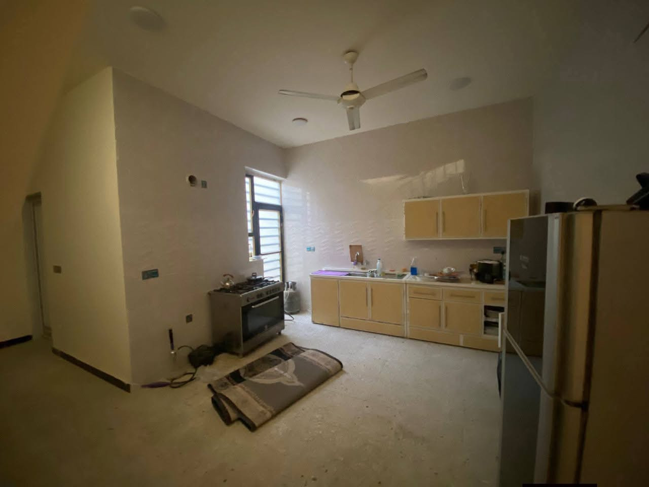 دار للبيع الدورة بداية هورجب 
شركة الكوخ مجاور ارص النخيل 
١٠٠ متر  طابق واحد
وفوك بيتونه وحمام وسطحين 
البيت كامل ومابي اي نقص 
السعر ٨٤ مليون 
الاستفسار ***********
***********
او مراجعة مكتب ليث الجبوري للعقار
