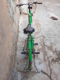 للبيع سعره ٩٠ الاتصال بل رقم 07804308629