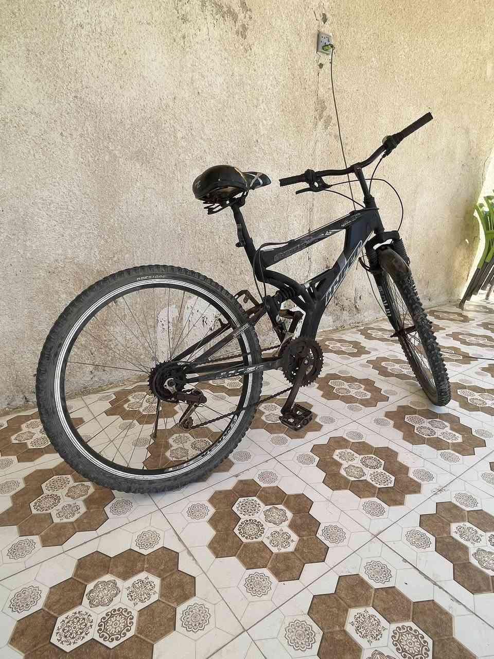 بايسكل للبيع  نضيف وما بي اي عطل الشراي يتصل***********  خاص متواجد
