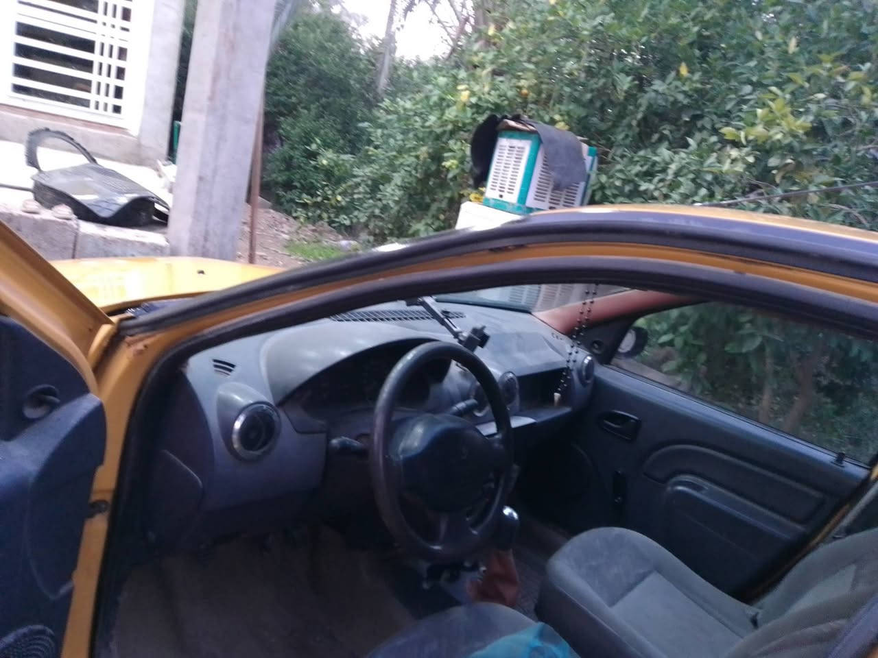 سلام عليكم للبيع او امراوس حسب رينو لوكان 2009 محرك وكير شرط وتبريد ثلج مصفره هيئه وغرامه بسمي رقم جديد مكان بغداد سعر 35 وبيهه مجال ***********
