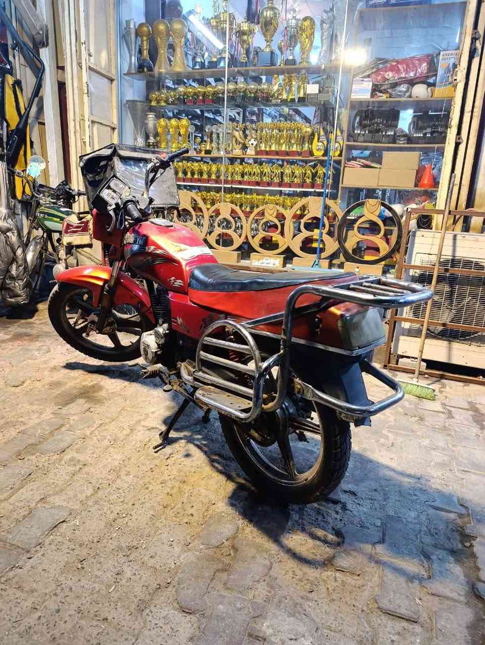 سلام عليكم ورحمة الله دراجه فيوم للبيع نكره سلف اوراق اصولي السعر 300 مكاني حي العامل للاستفسار الاتصال على الرقم ***********
