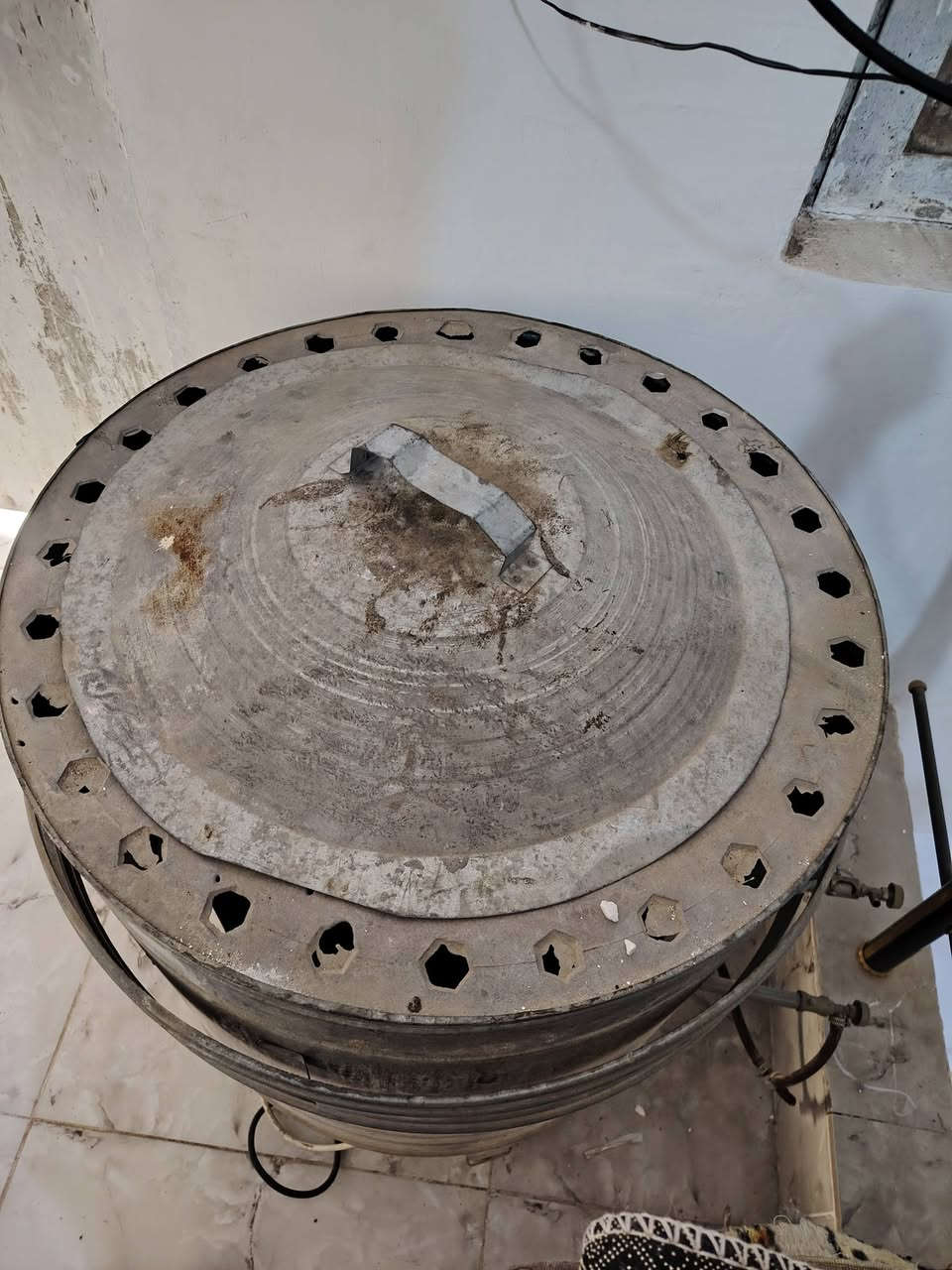 طباخ عشتار باله مستعمل للبيع
مع تنور خبر كبير.  وتنور ارضي صغير
 العنوان الشعب الزراعي.  ***********
