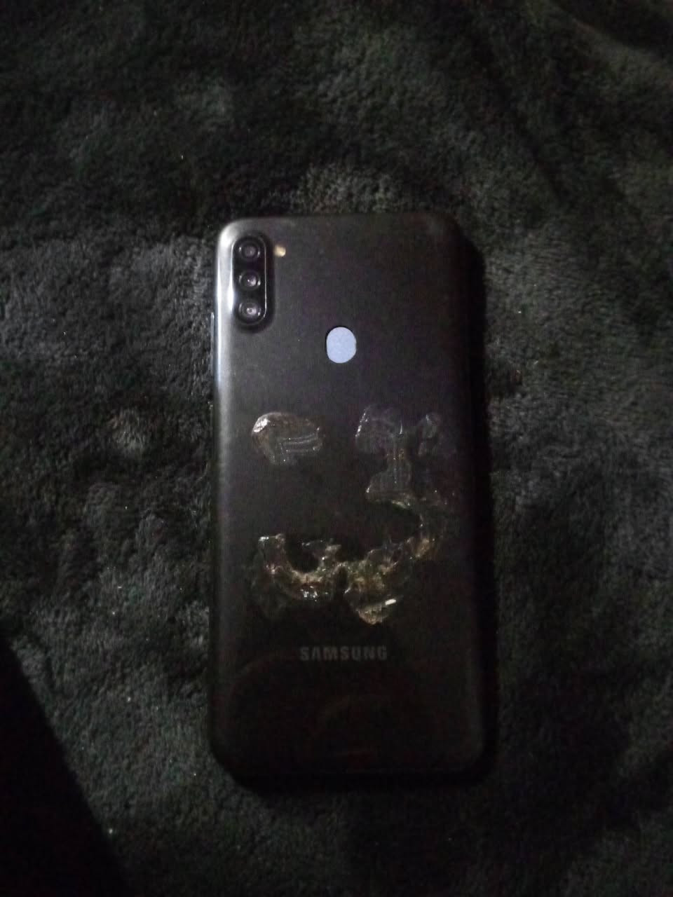 سعرة 35 وبي مجال يشتغل كلشي ما بي بس كامرته مغوشة
***********
