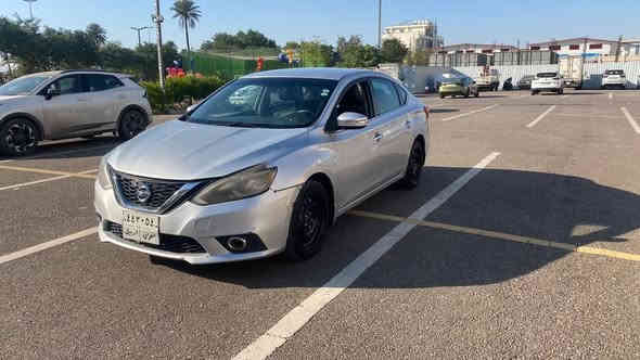 نيسان سنترا ٢٠١٦ للبيع 
بصمة 
رادارات جانبية 
كامرة 
كشنات جلد كهرباء 
السعر ٨٥ السيارة بدون حادث بس بيهة طخات بسيطة ومصلحة تجي 
***********
