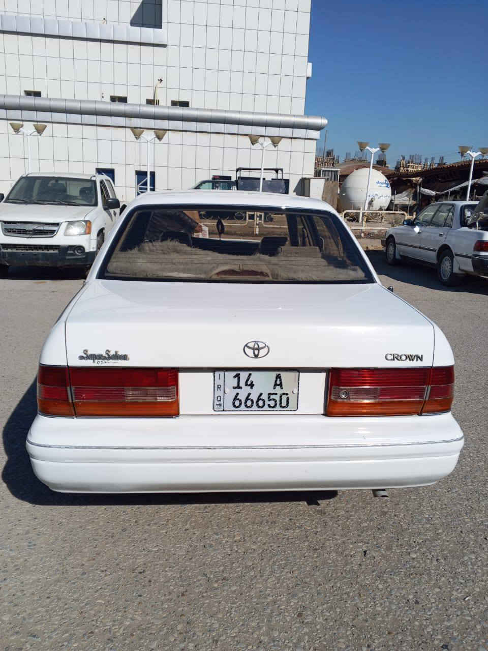 سلام عليكم
راس الثور تكم موديل ١٩٩٨
ايسر بلاد صبغ عام سعودي 
بيها ضربه بلجاملغ الامامي الايمن 
سياره جاهزه ١٠٠بلميه 
تخم تاير حداديه تدفئه تبريد قطعتين امامي خلفي كهربائيات على وضع الشركه
مكينه 3000
مكينه وكير كفاله 
رقم بصره نكليزي بسمي 
مداور ثاني يوم سنويه لغايه 2030
السعر المطلوب 118وبيها مجال 
مكان السياره ناصريه سوق الشويخ 
هاتف ***********
مكلف بلنشر .
