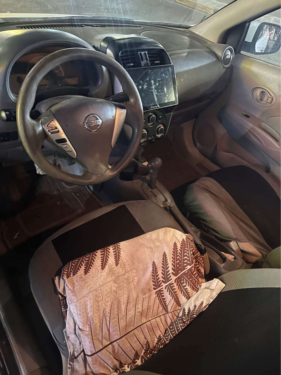 السلام عليكم نيسان سني رخيصة ٢٠١٩ خليجي بيها فقط جاملغ صبغ  وبيها دحجات بسيطه  المكينة هستوه بدلتها كسر كارتون رقم اربيل تريد تحويل وكاله مكاني القبلة جاهزة تبريد حدادية بس نقص بس درام شفتات من تلف الاستيرن يصير طكطكه  سعرهن ٤٠ الف بس هاي عوزها 
سعرها ٩٠ ورقة بيها مجال كلش قلليل 
***********
مكاني بصرة القبلة البصرة, العراق

