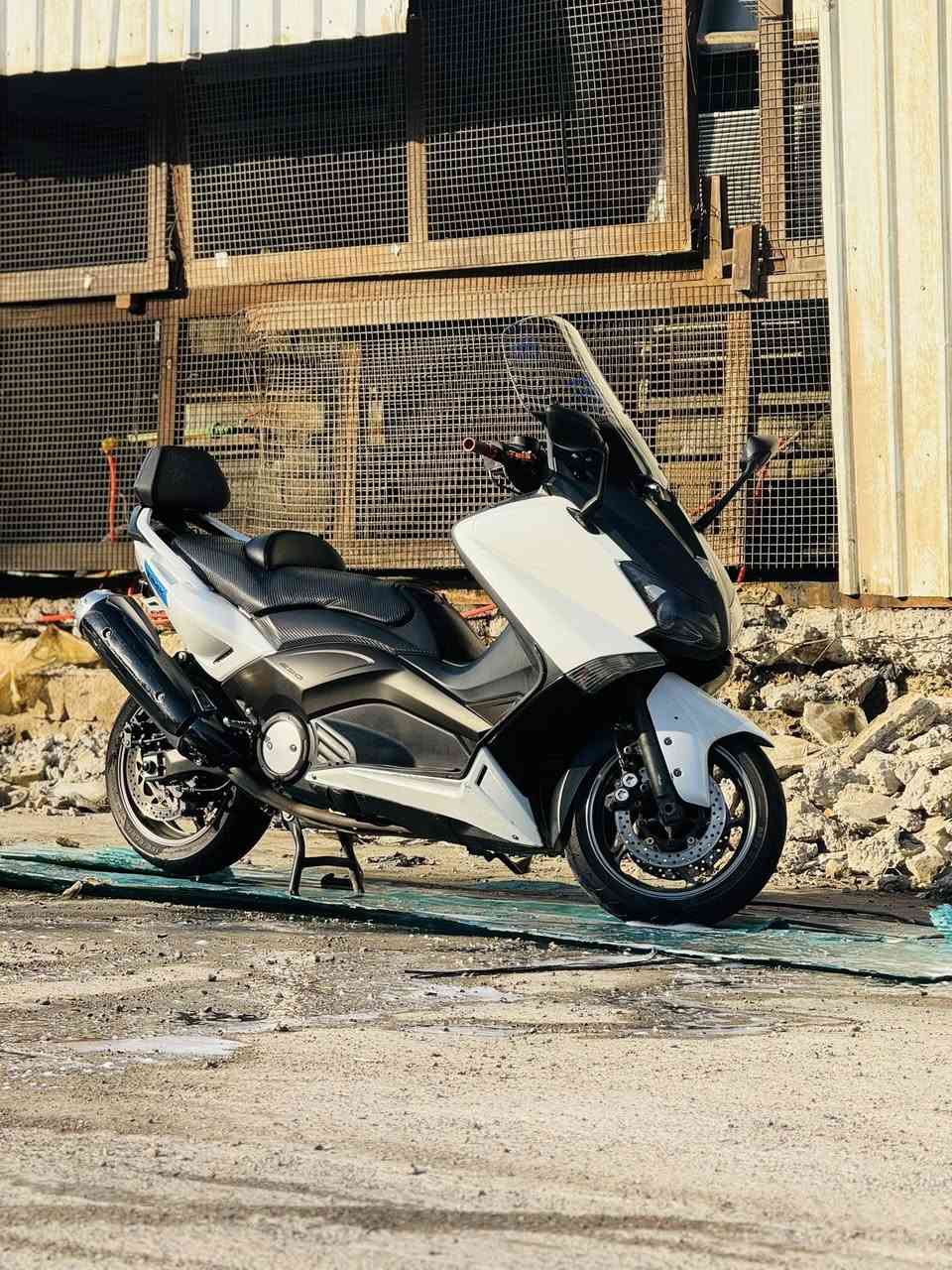 سلام عليكم تي ماكس 2014 مكفولة كفاله عامه كفر ومكينة الدراجه كلجات جديد  وبيها منضومه كامرات كله الدراجه خير من الله شرط الوكاله صارلهاا شهرين من نازلة من الرمبة السعر 47 وبيهاا مجال هـ ***********
