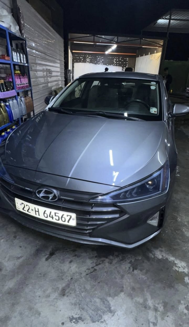 سلام عليكم للبيع النتره موديل ٢٠١٩ وارد امريكي كير ATالمرغوب محرك ٢٠٠٠ دوش كير محرك بلادي شركة بعدهن ماشية ٨٨ باتري جديد تخم تاير جديد صدر جديد رقم اربيل جديد بسمي تريد تحويل تريد وكالة السيارة بيها صبغ سونار مرفق بجم كبس شركة رادار توقف ذاتي شاشة منظومة زنون اصلي ويل كب كروم حجم ١٧ السعر ١٢٦ وبيها مجال السيارة لغد شاصي حوض كفالة عامة رقم الهاتف *********** مكان السيارة بغداد سلمان باك
