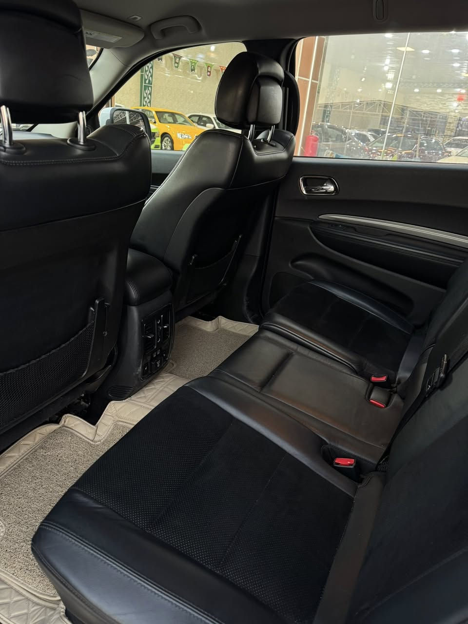 سياره دوج دورنكو. ٢٠١٨ GT 
بدون فتحه
لون ابيض
كلين
بدونً حادث
بدون غرق
كفاله عامه
رقم بغداد تحويل مباشر 
السياره بحالة الوكاله 
ماشيه ١٨٠ 
الشرايً يتصل. عًالرقم  ***********
