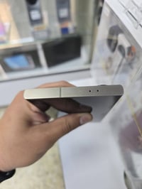 ورحمه الله 24 الترا ذاكره 256  لون تيتانيوم رصاصي ضمان وكاله ريان  غرا...