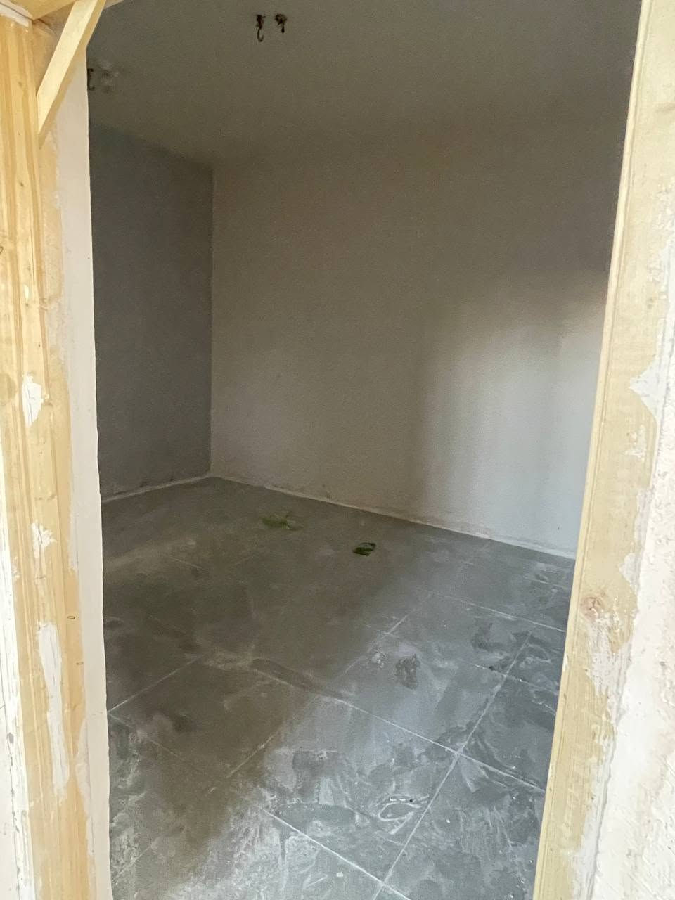🏠✨ للإيجار – بيت  130م ✨🏠

📍 المواصفات:
🛋️ استقبال مرتب
🏢 صالة 
🛏️ غرفة نوم
🚿 مجموعة صحيات متكاملة
🍽️ مطبخ جاهز
🌤️ 
💼 

الموقع:  حي الحضارة

📞 للاستفسار: ***********
