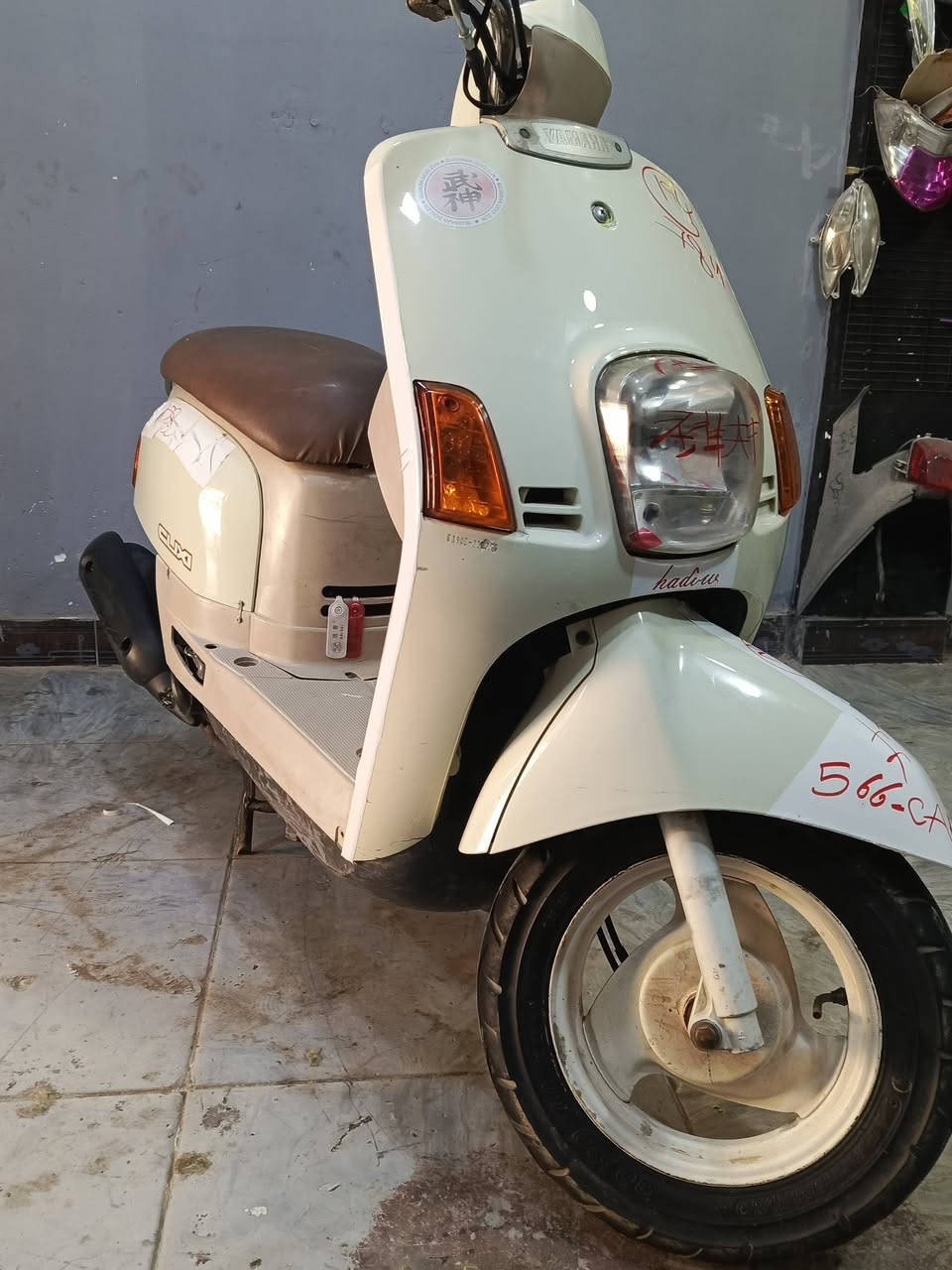 بوليس داخل كريمي دراجه مختمه ويه ختم مكينه 
كله شغال كهربيات نكره سلف دراجه نضيفه 
مبدل فقط بستم تجي وتفحص بعينك 
عنوان كربلاء ***********
