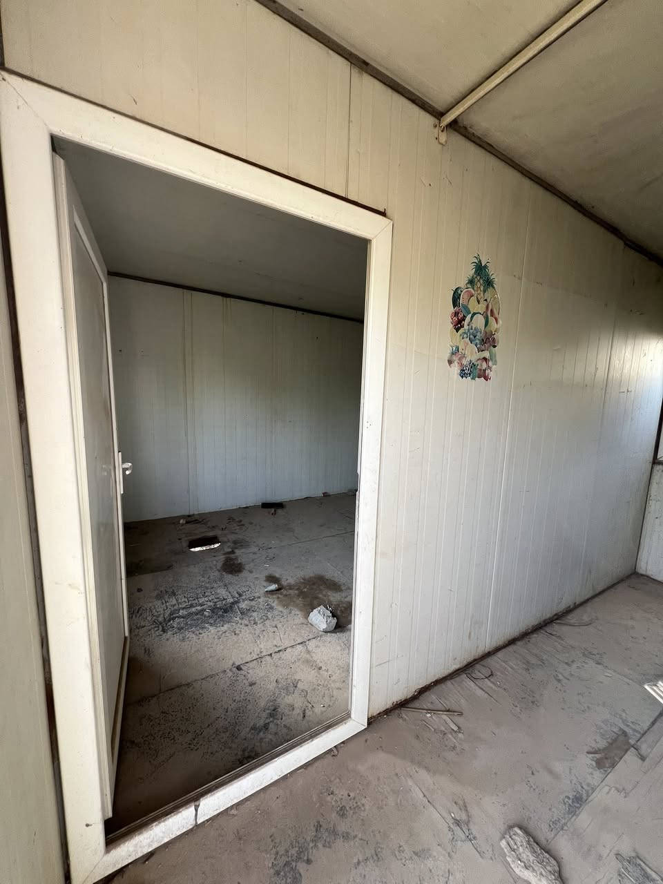 كرفان قياس 12x4 يتكون من غرفتين وصحيات كامله ومبطخ كهربائيات كامله للاستفسار ***********
