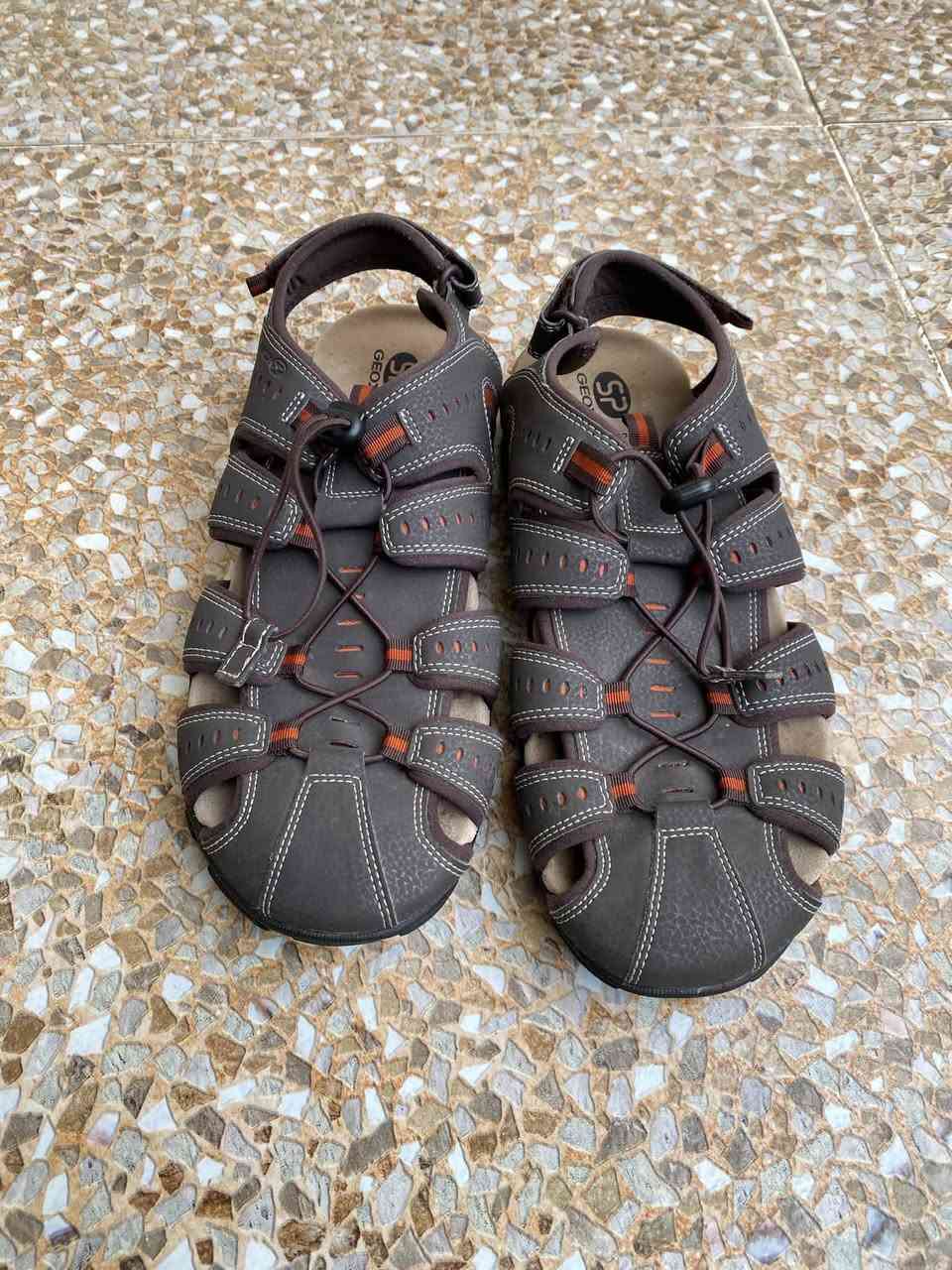 Sandal- geox  🇮🇹 size 44- orginall 100/100

سەندل مارکەی جیۆکسی ئیتالی بەکار نەهاتوو سایزی ٤٤

 صندل ماركة جيوكس ايطالى اورجنال غير مستخدم قياس ٤٤


**إذا كنت صاحب هذا الإعلان وتريد حذفه لأي سبب، رجاءا أرسل رسالة إلى الدعم الفني**
