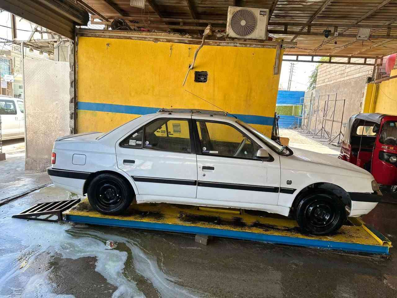 سلام عليكم عيد سعيد عليكم ان شالله
مرخصت صاحب الكروب 
بيجو -405-رقم بغداد للبيع بيه جاملغ مبدل جهت سائق 
/2013/
السعر /40/وبيه مجال لشراي 
مكاني كوفه حي ميسان 
***********
