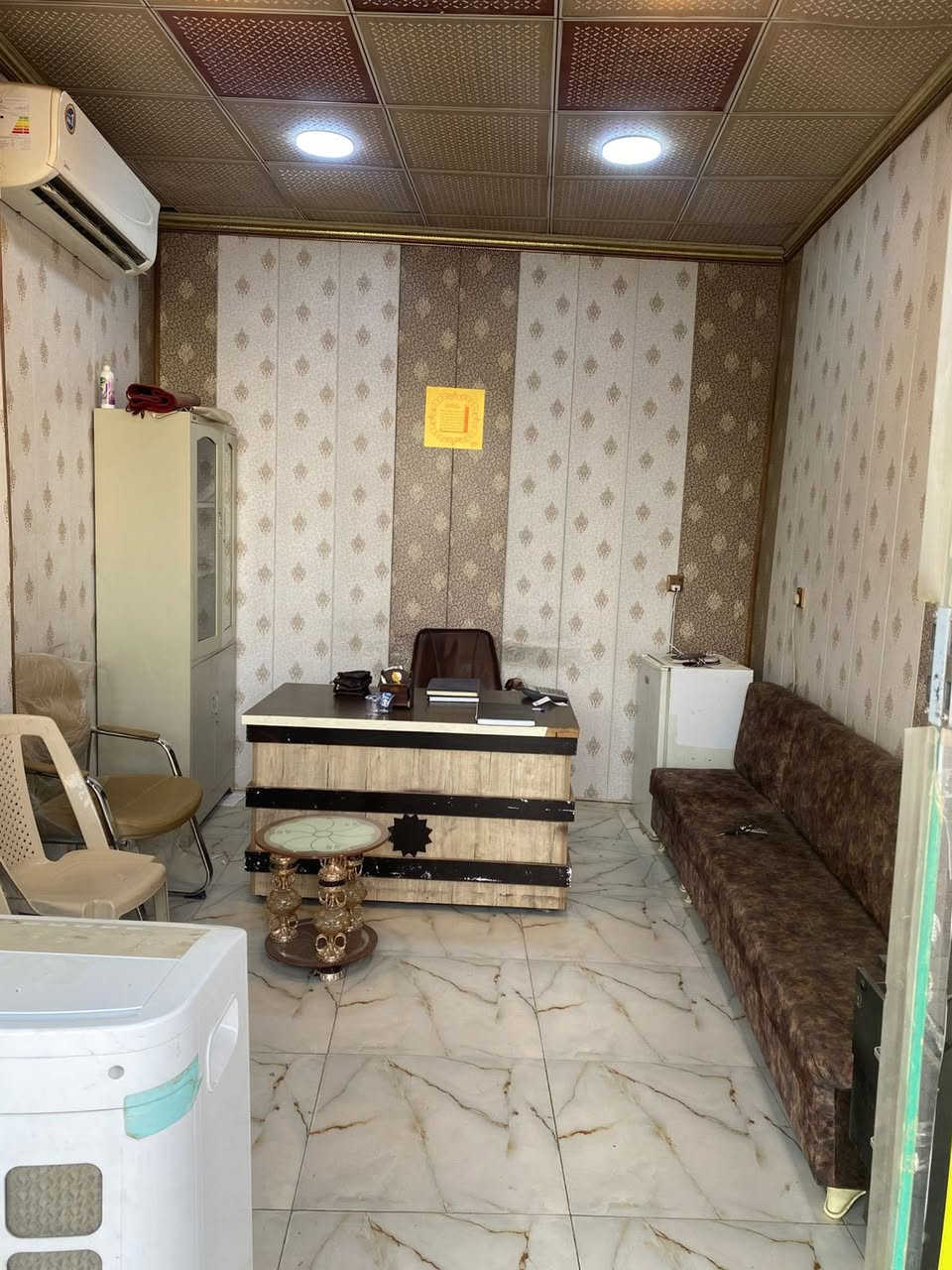 السلام عليكم من رخصت الادمن محل للإيجار بلجاير على الشارع المحل كامل ماناقصه اي شي ويرهم كلشي سبب الايجار الدوام وعدم التفرغ امانه المحل شغال وخير من الله اي استفسار اتصال على الرقم ‭٠٧٧١ ٤٣٥ ٦٨٣٢‬
