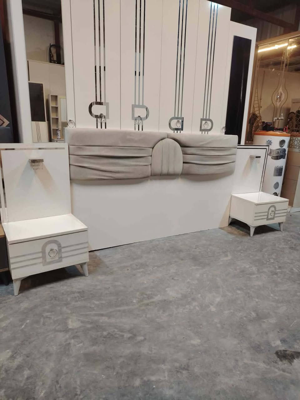 غرفة نوم مستعملة🇹🇷
نضافة95 ٪💯
عدد القطع / 5 
نضام / أبواب 💢 
سعرها / 550
شد ونقل داخل بغداد مجاني🚛
يوجود توصيل محافضات 🚛


**إذا كنت صاحب هذا الإعلان وتريد حذفه لأي سبب، رجاءا أرسل رسالة إلى الدعم الفني**