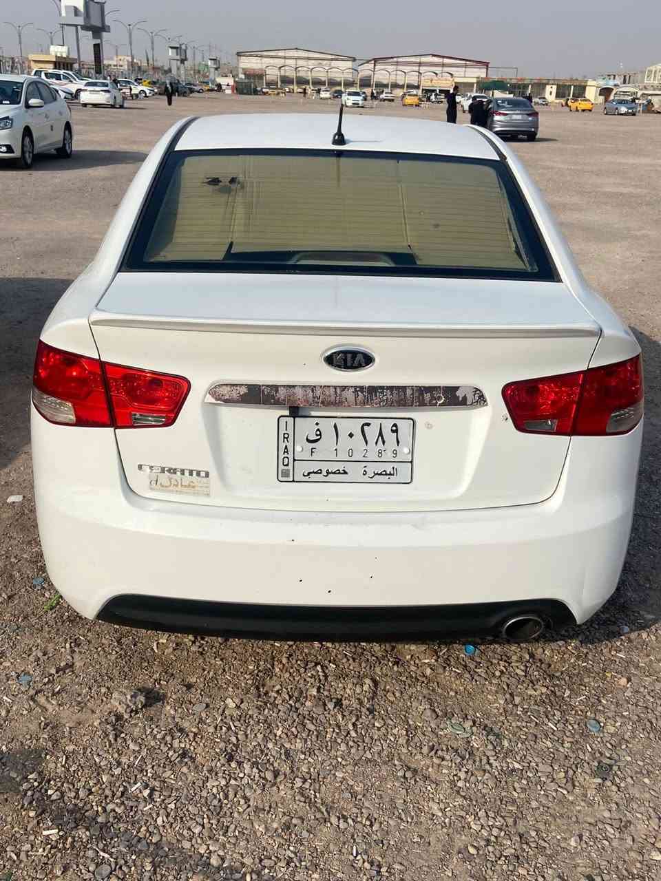 السلام عليكم سياره للبيع كيه سيراتو ٢٠١٣ خليجي كير مكينه ١٦٠٠ حداديه تخم تاير رقم جديد إنكليزي
مواصفاتها معروفه والسونار منشور بالصور 
 بس الكمبريسر تبريد عاطل السعر ( ١٠٨ ) وبيها مجال رقم الهاتف : ***********
