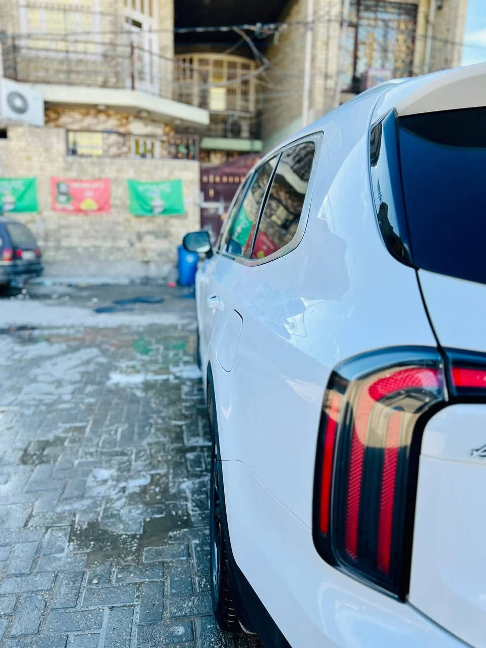 السلام عليكم
كيا تورلايد الموديل 2023

فول مواصفات 

شاشه وسطيه حجم كبير عداد الاكتروني 

كشنات منفصل vip

لأدار 

سياقه ذاتيه 

حساسات 

سايد بريك دكمه 

داخل السيارة قرميدي 

فتحه سقف صندوق كهرباء 

تحتوي على أربع انظمه ECOورياضي وطرق وعره 

مكفوله مكينه كير وحداديه 

رقم دولي 

حادث السيارة بنيد  وجاملغ 

السعر 260وبيها مجال 

العنوان بغداد 

رقم الهاتف ***********
