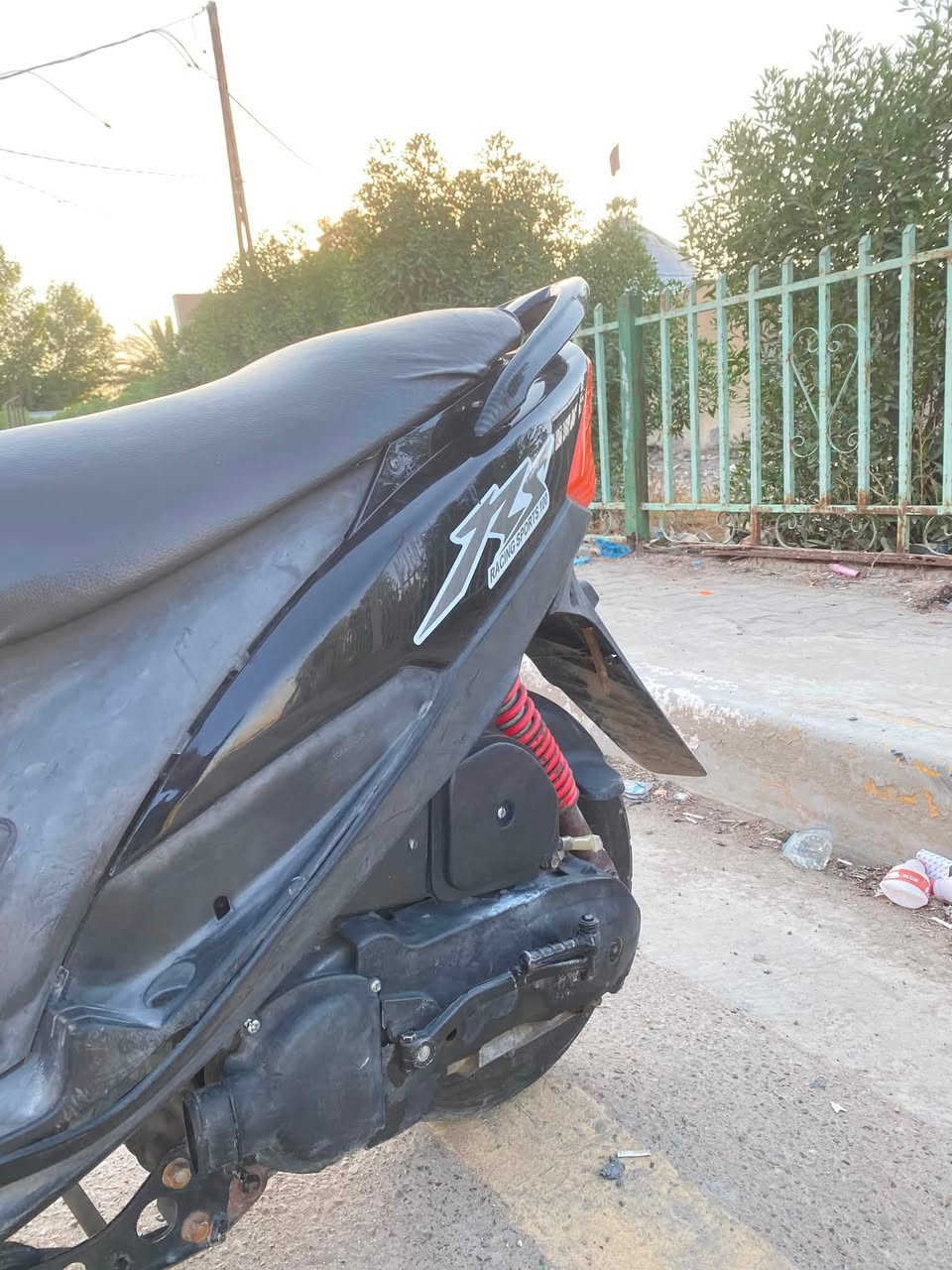 دراجه ماكس عدله للبيع دراجه جديده وكلهه بلاد مكينه بلاد كهربائيات كامله كفر ختم واحد مناقصهه اي شي المكان بلغزاليه 
السعر450 الرقم ***********
